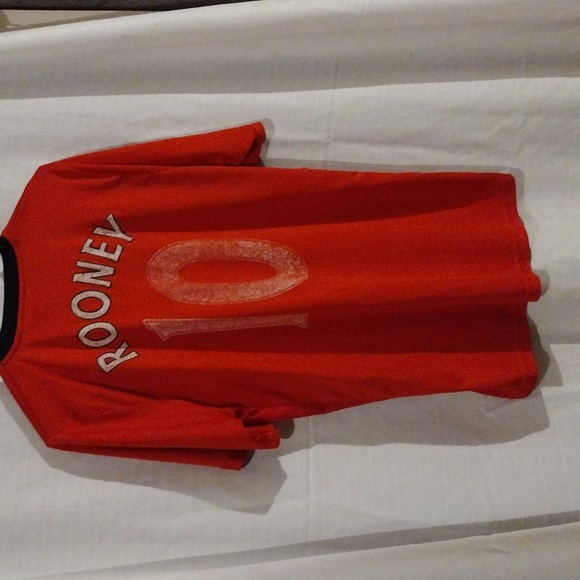 Rooney Soccer shirt...check out the patches! Nike and more - Picture 5 of 5